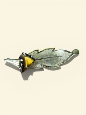 Vintage Gold Tone Leaf Brooch with Tiger's Eye Stone